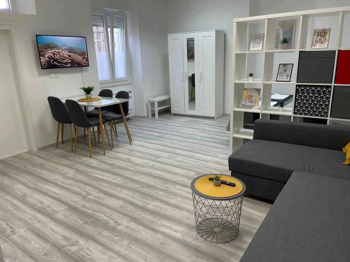 Apartment Studio Beauty In Centar Pola 0*,
